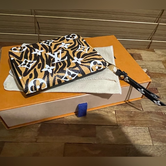 Louis Vuitton Zippy Coin Purse Giant Monogram Jungle Noir Limited Edition - Picture 2 of 9